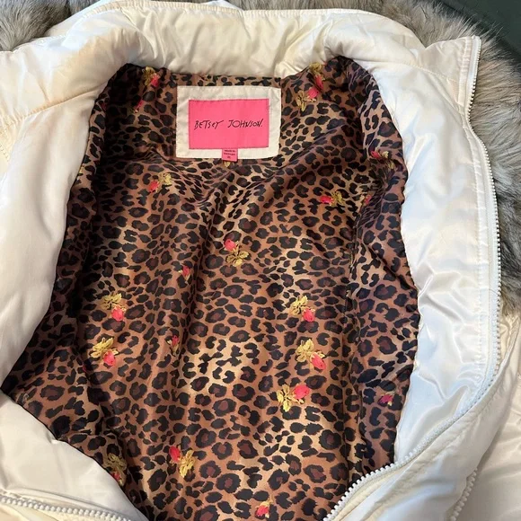 Betsey Johnson Ivory Puffer Coat - Picture 9 of 16